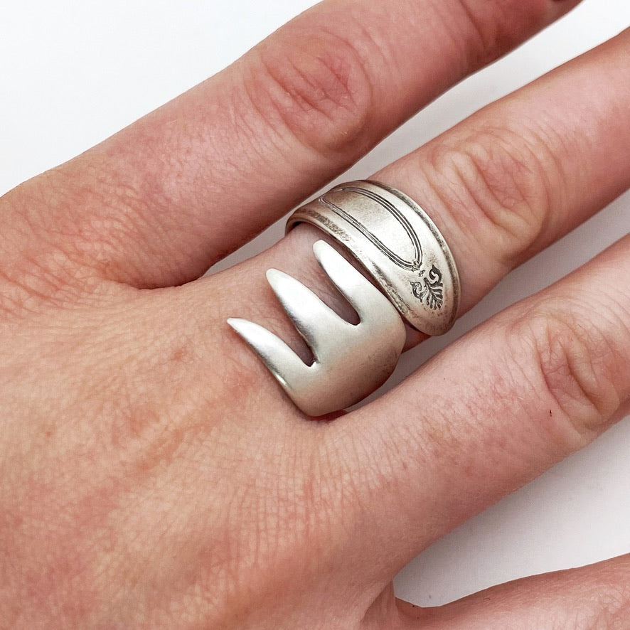 Sugar Tong Claw Ring, Adam 1917, Size 8.5, Antique Spiral Ring, Vintage Spoon Ring Rings callistafaye