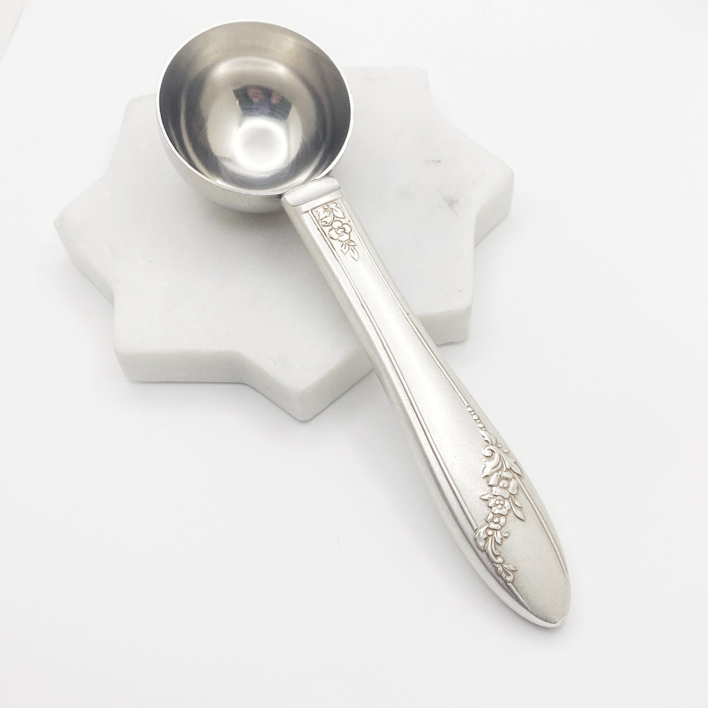 Queen Bess II 1946, Tea Measuring Spoon, Vintage Silverware Scoop Scoop callistafaye