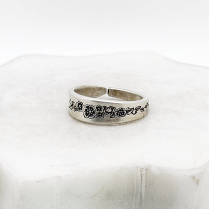 Tiny Laurel Mist 1966, Size 9, RARE Demi Ring, Vintage Spoon Ring Rings callistafaye