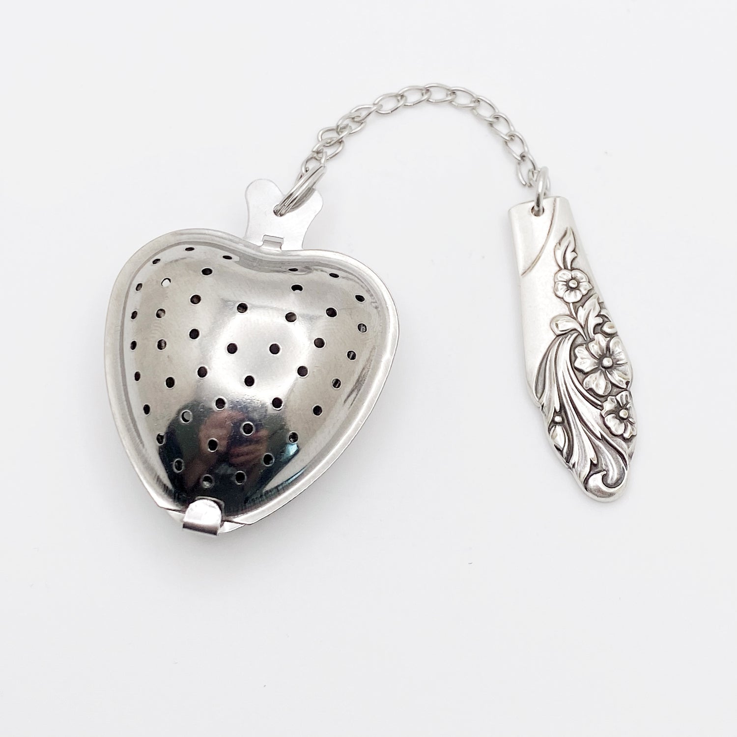 Evening Star 1950 Tea Infuser, Loose Leaf Tea Steeper, Heart Shape Tea Diffuser with chain and Vintage Silverware Charm, Stainless Steel Tea Ball Strainer Tea Infuser callistafaye   