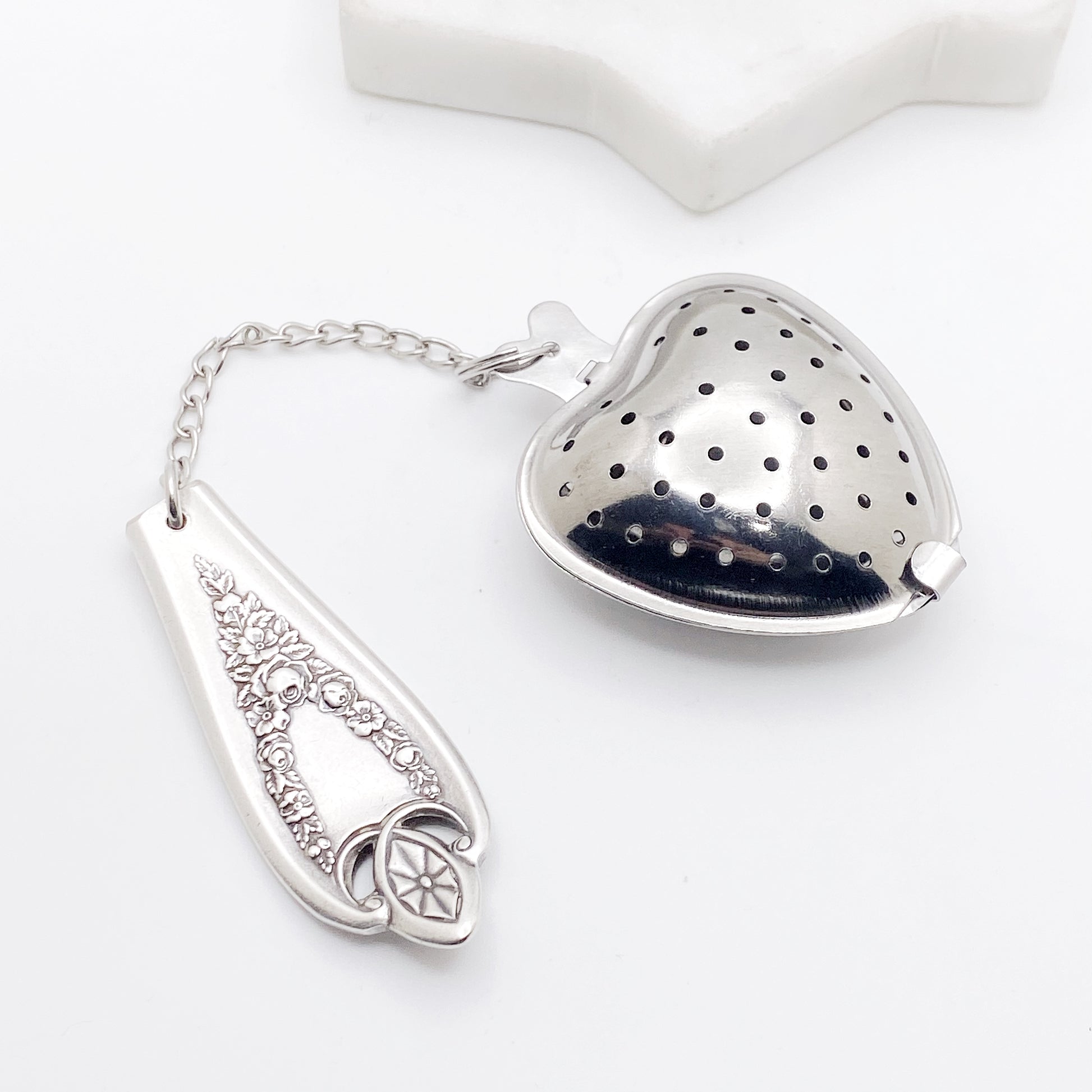 Old Colony 1911 Tea Infuser, Loose Leaf Tea Steeper, Heart Shape Tea Diffuser with chain and Vintage Silverware Charm, Stainless Steel Tea Ball Strainer Tea Infuser callistafaye