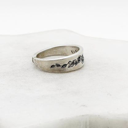 Tiny Laurel Mist 1966, Size 9, RARE Demi Ring, Vintage Spoon Ring Rings callistafaye