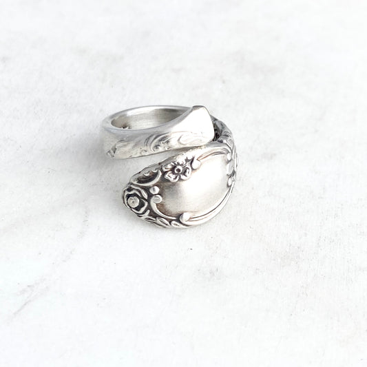 Tiny Ballad Country Lane 1953, Size 6, Demi Spoon Spiral Ring, Vintage Spoon Ring
